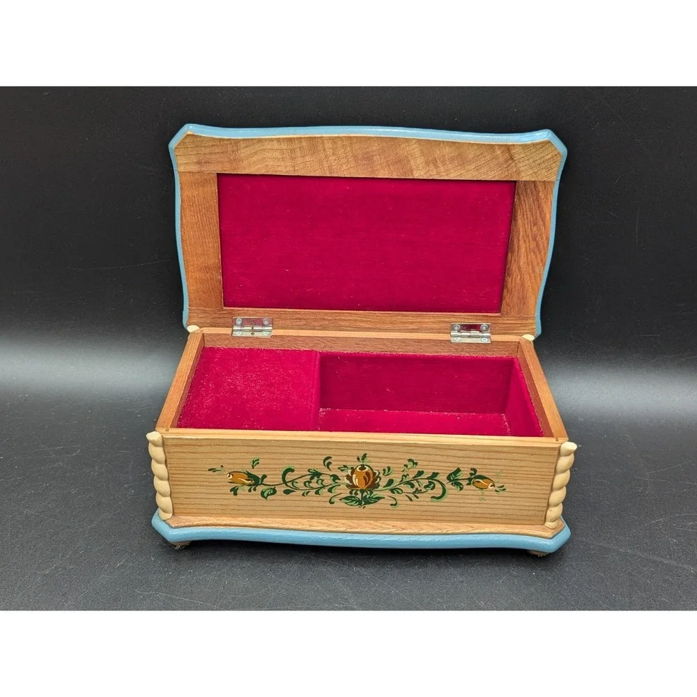 VTG Tole Paint Folk Art Wooden Music Jewelry Box Red Felt Lined 8.5 x 5 x 3.5